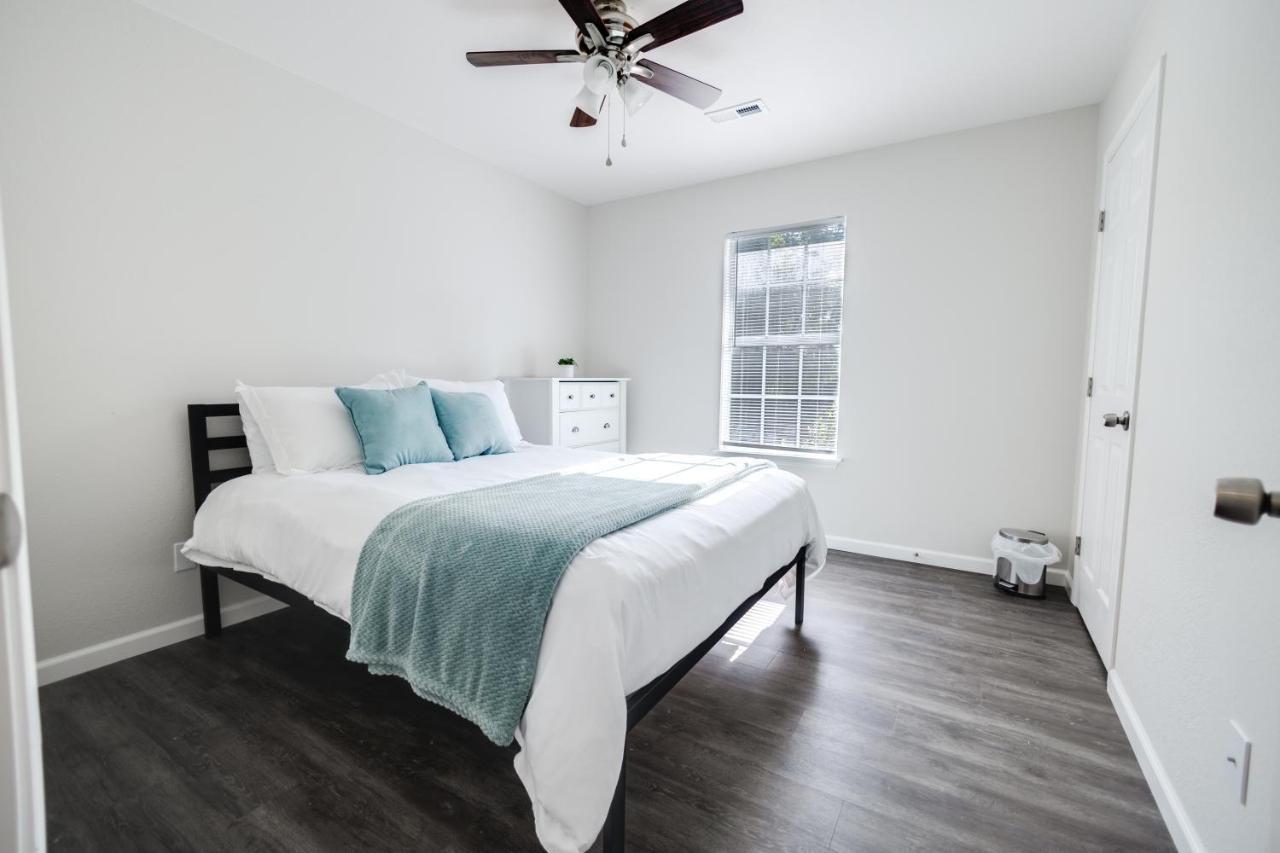 Trailside Townhouse - Close To Downtown & Bike Trails Bentonville Buitenkant foto