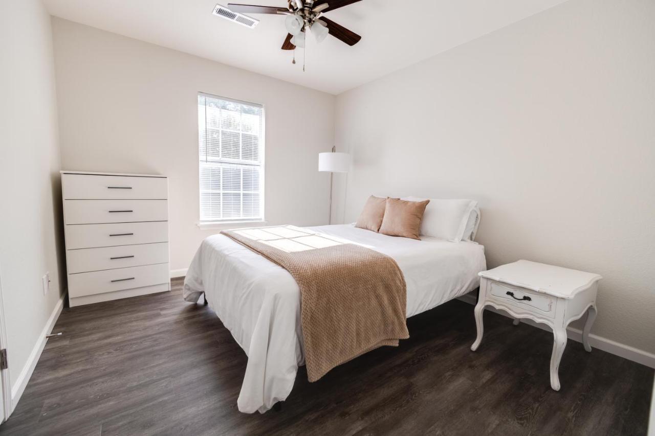 Trailside Townhouse - Close To Downtown & Bike Trails Bentonville Buitenkant foto